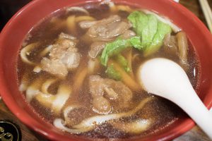 台北・双連駅近くの美味しい小籠包と多彩な料理「芙蓉刀削麺之家」