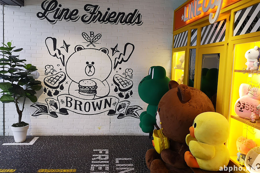 LINE FRIENDS STORE 梨奏院店