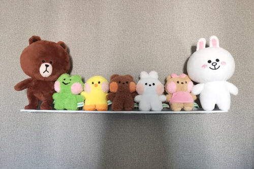 ぬいぐるみを壁に飾る方法!セリアのワイヤーネットを使用♪